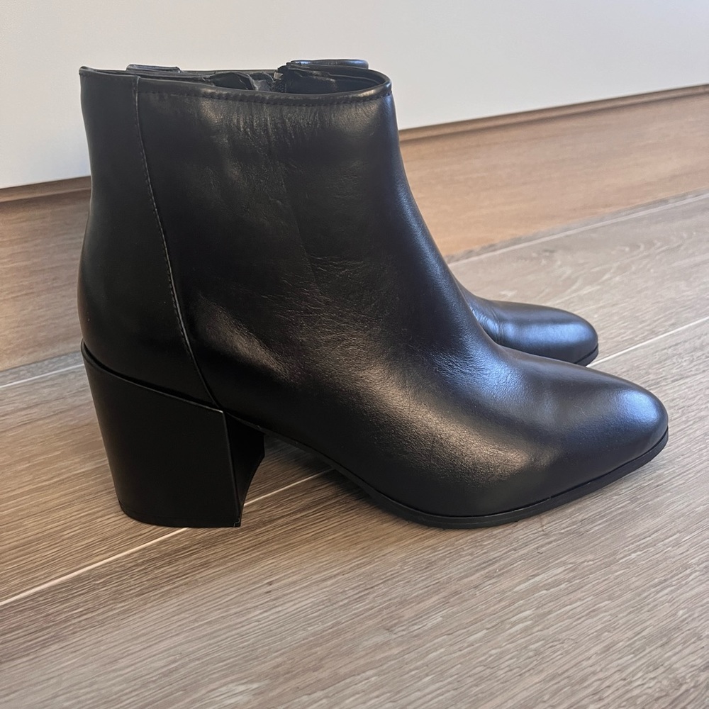 Blondo ankle booties